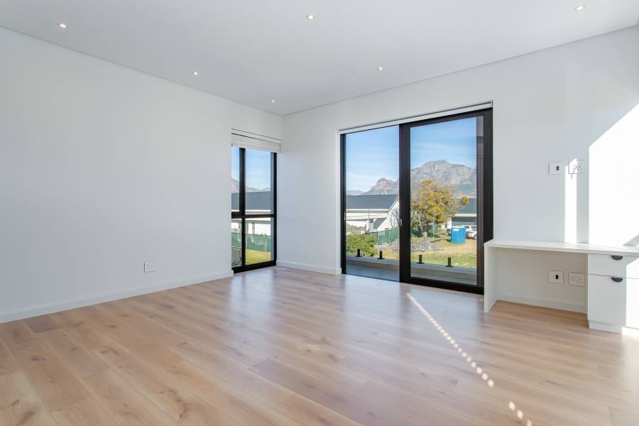 To Let 4 Bedroom Property for Rent in Pearl Valley at Val de Vie Western Cape